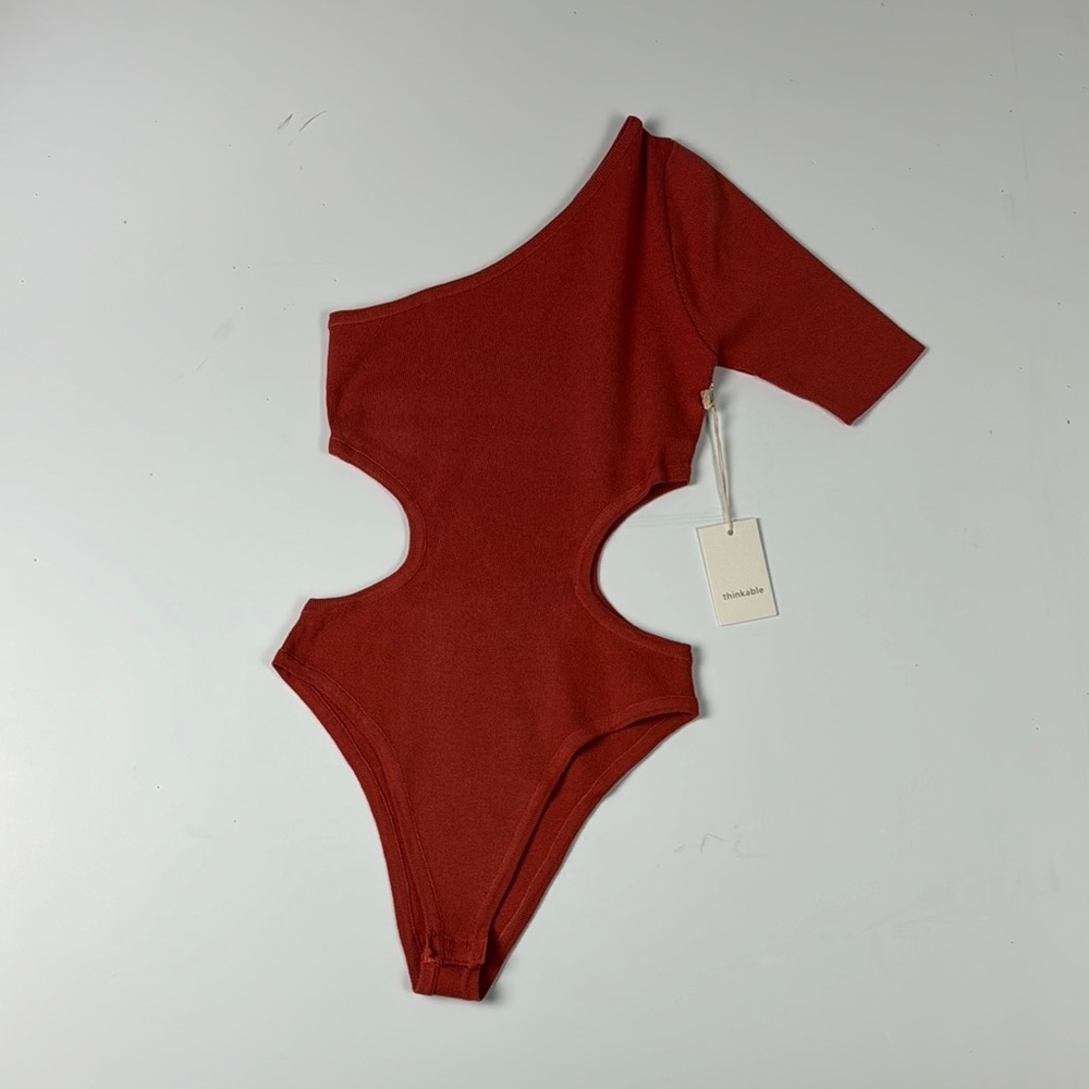 THINKABLE SZ S BODYSUIT NWT RUST ONE SHOULDER SLEEVE & CUT OUTS ON WAIST SEXY